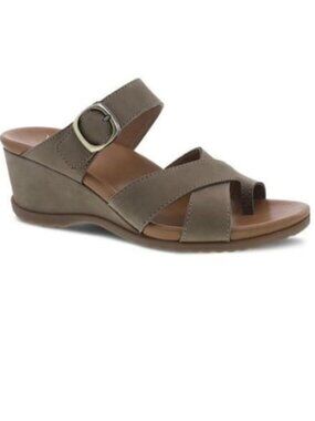 Dansko 38 US 7.5 8 Taupe Aubree Wedge Sandal Nubuck Leather EUC Toe Ring